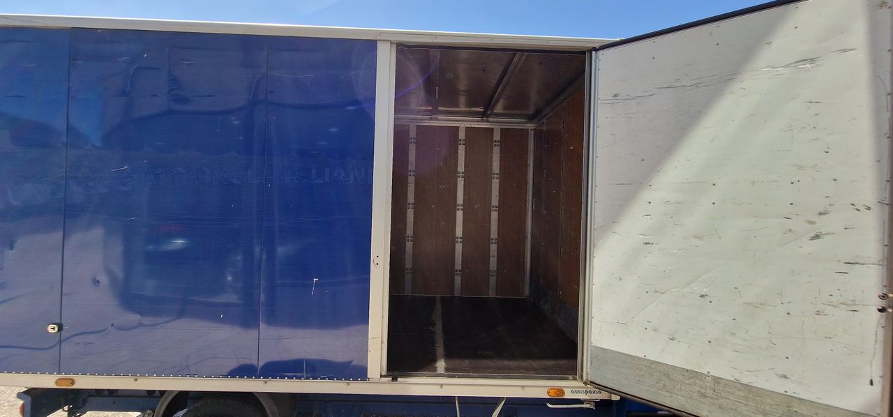 Peugeot Boxer 2.2 HDI 140CV CARROZADO 20m Cubicos  - Foto 2