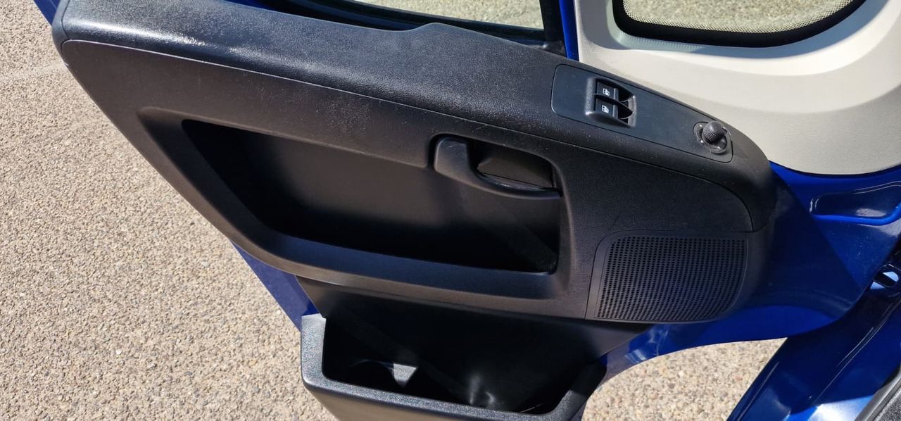 Peugeot Boxer 2.2 HDI 140CV CARROZADO 20m Cubicos  - Foto 2