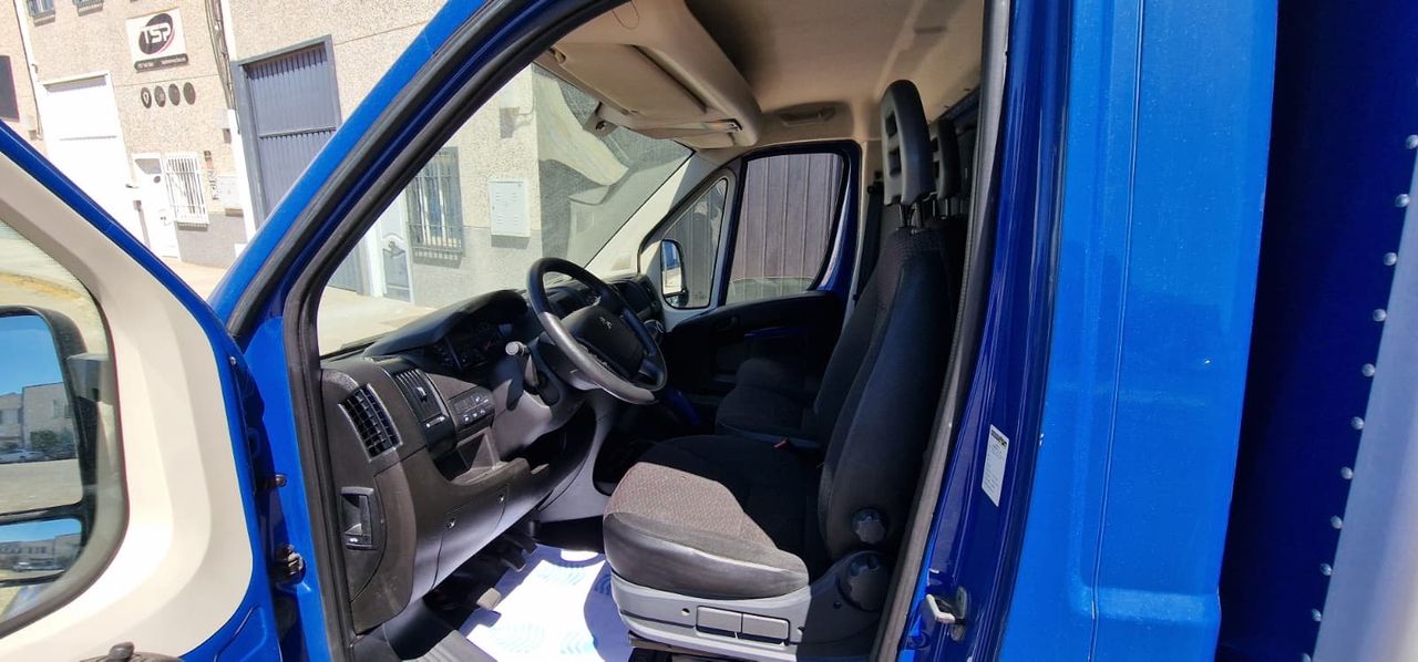 Peugeot Boxer 2.2 HDI 140CV CARROZADO 20m Cubicos  - Foto 2