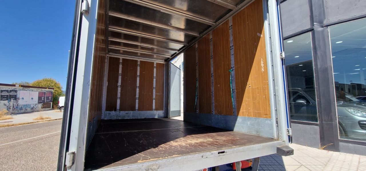 Peugeot Boxer 2.2 HDI 140CV CARROZADO 20m Cubicos  - Foto 2