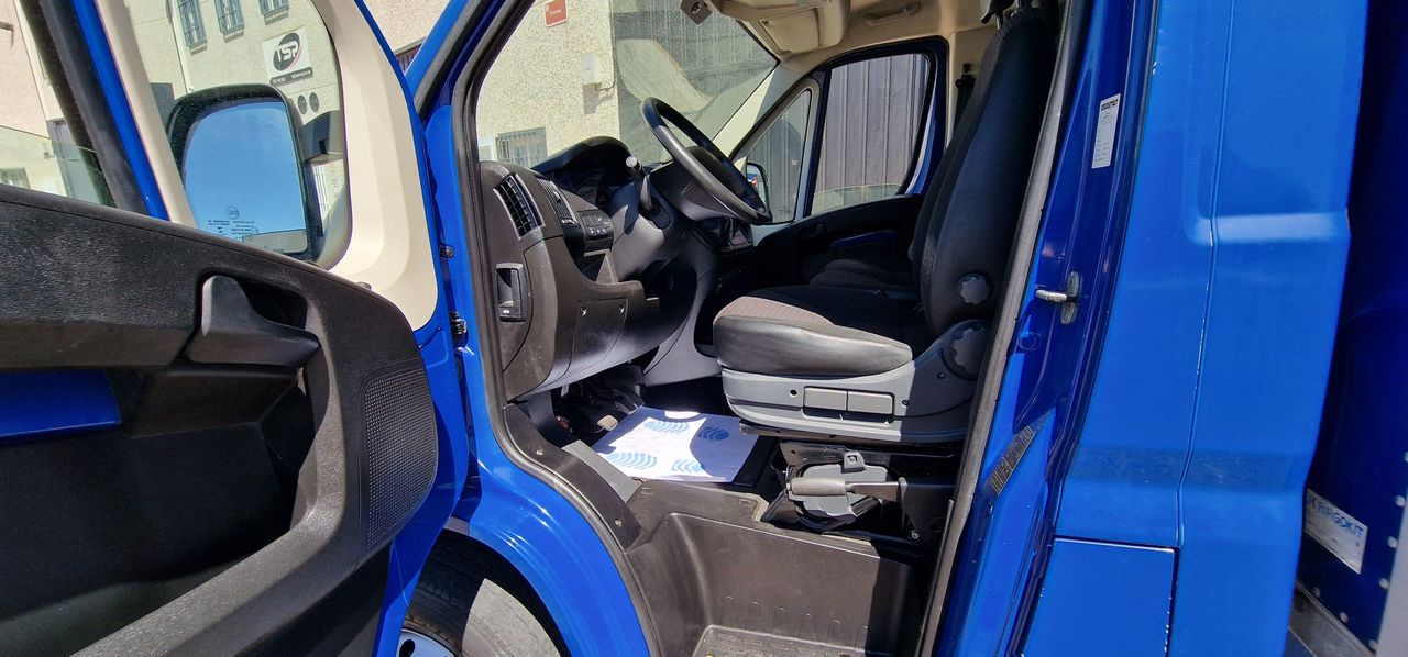 Peugeot Boxer 2.2 HDI 140CV CARROZADO 20m Cubicos  - Foto 2