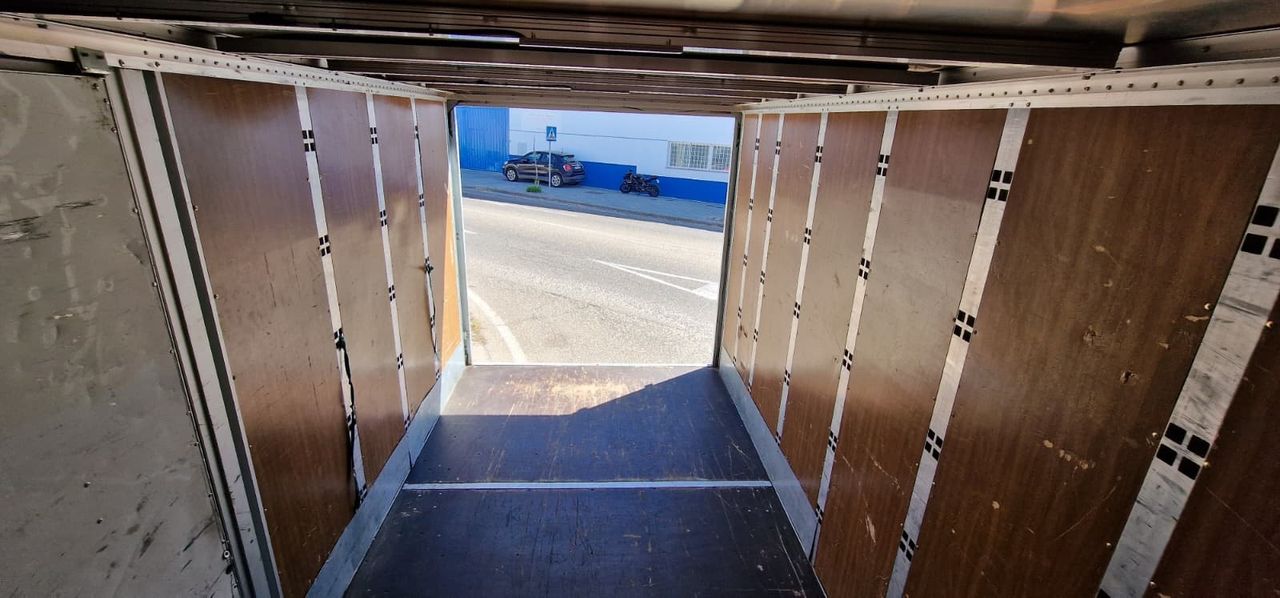 Peugeot Boxer 2.2 HDI 140CV CARROZADO 20m Cubicos  - Foto 2