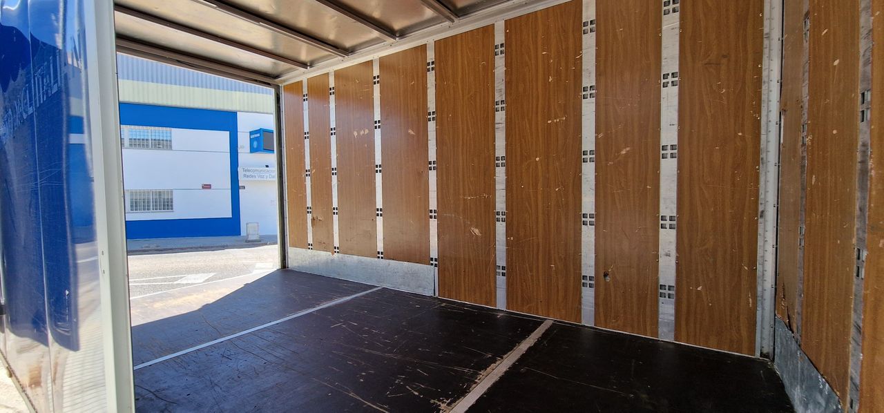 Peugeot Boxer 2.2 HDI 140CV CARROZADO 20m Cubicos  - Foto 2