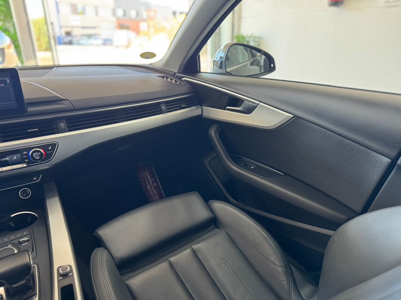 Audi A4 AVANT 2.0 TDI SPORT S-TRONIC  - Foto 2