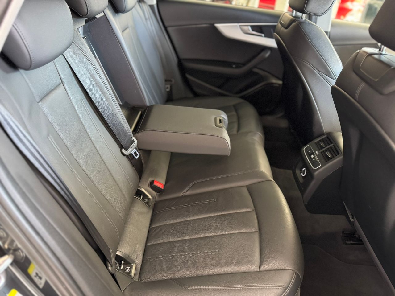 Audi A4 AVANT 2.0 TDI SPORT S-TRONIC  - Foto 2