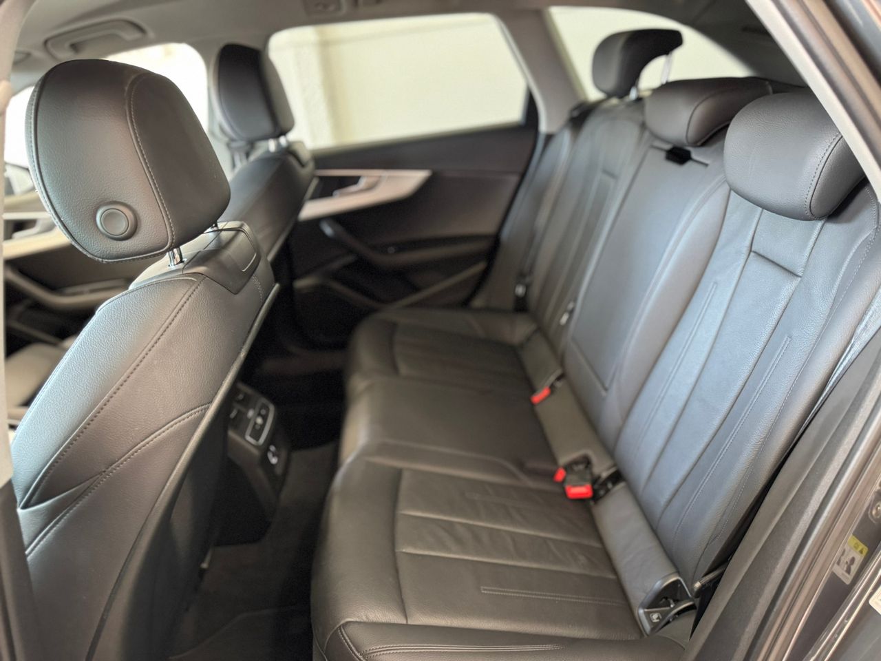 Audi A4 AVANT 2.0 TDI SPORT S-TRONIC  - Foto 2