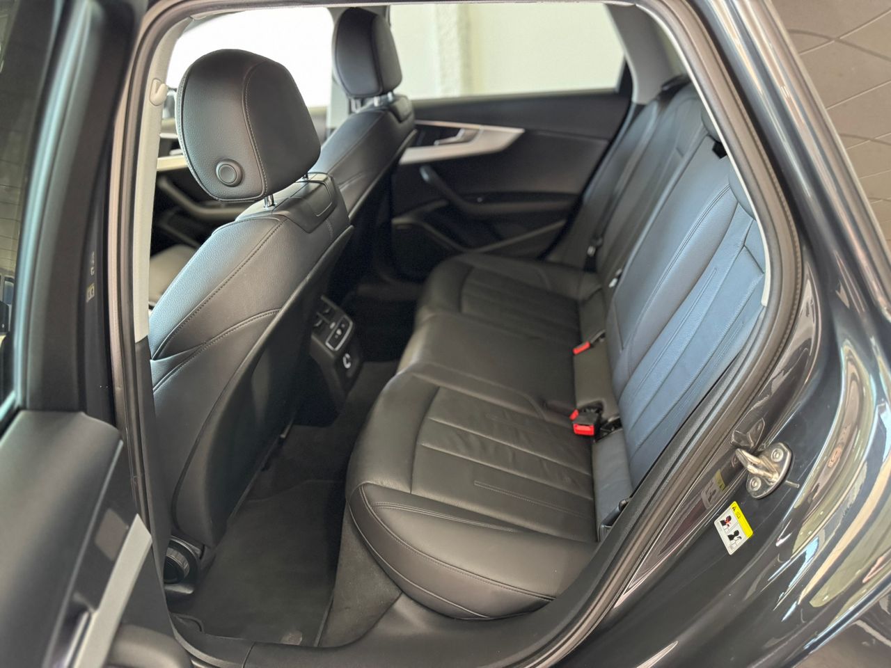 Audi A4 AVANT 2.0 TDI SPORT S-TRONIC  - Foto 2