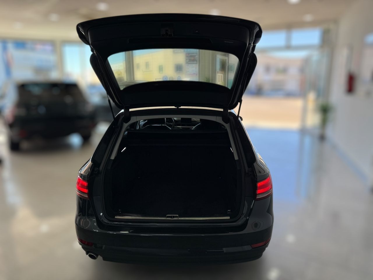 Audi A4 AVANT 2.0 TDI SPORT S-TRONIC  - Foto 2