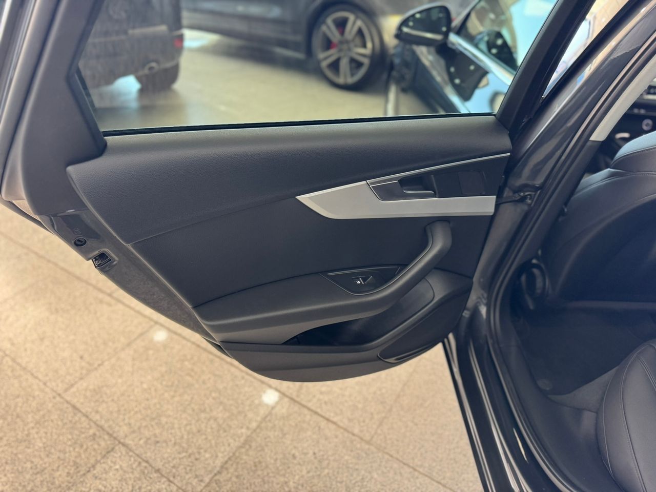 Audi A4 AVANT 2.0 TDI SPORT S-TRONIC  - Foto 2