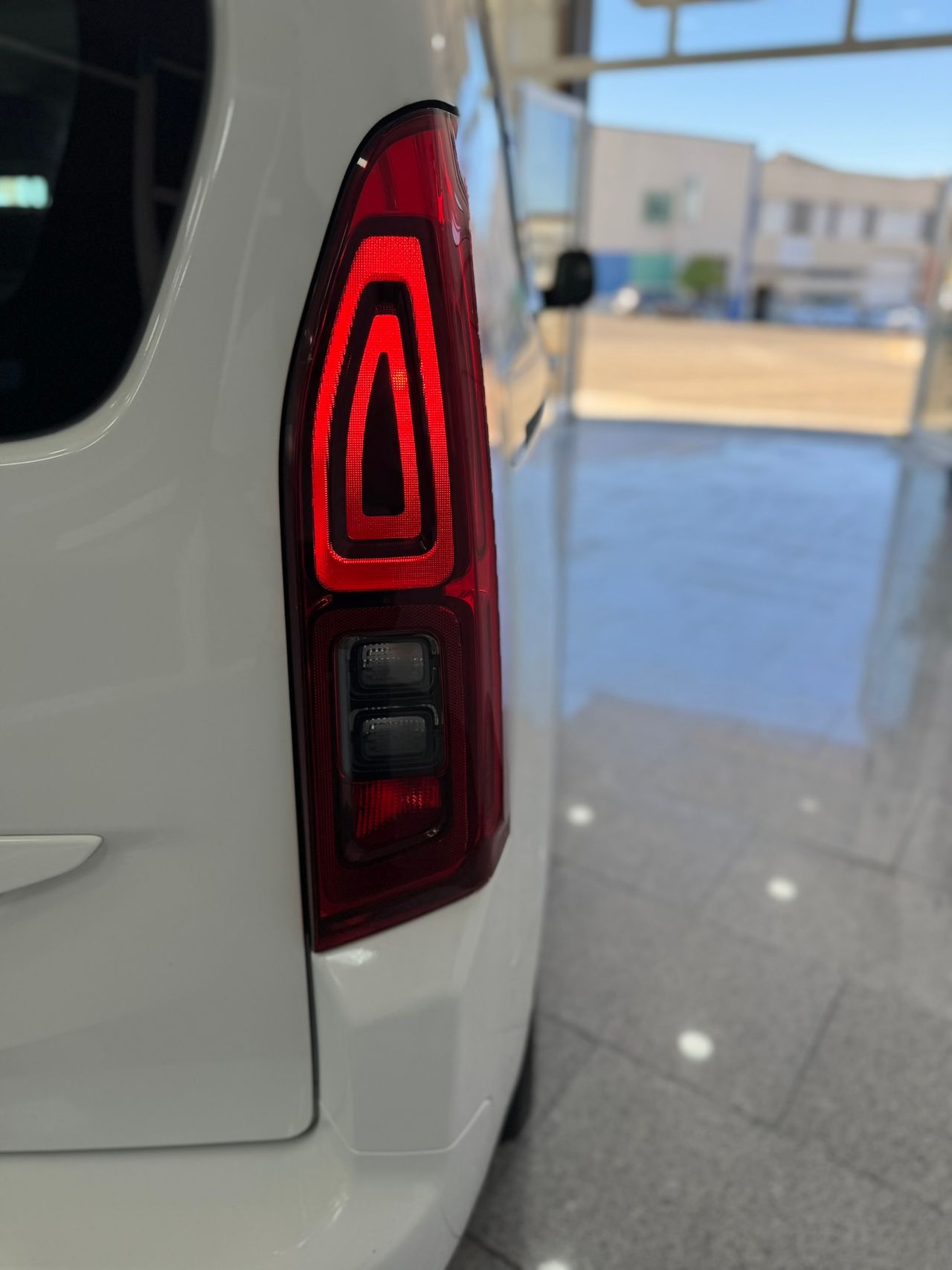 Opel Combo LIFE S/S EDITION PLUS L (COMBI)  - Foto 2