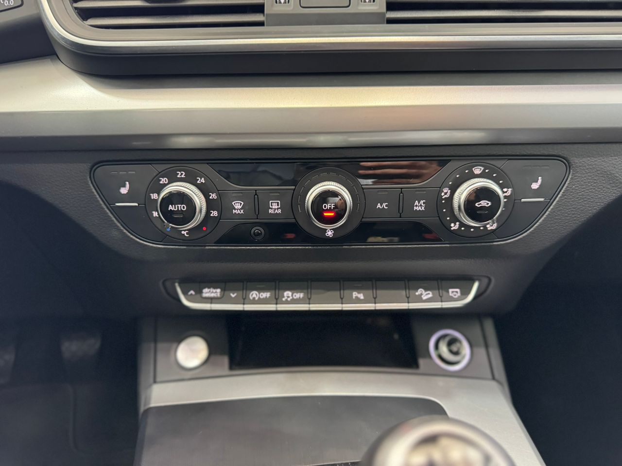 Audi Q5 2.0 TDI SPORT   - Foto 2