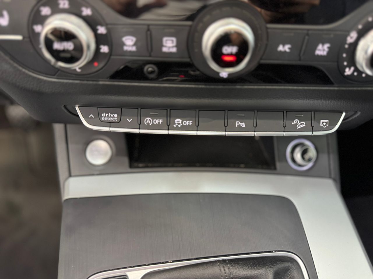 Audi Q5 2.0 TDI SPORT   - Foto 2