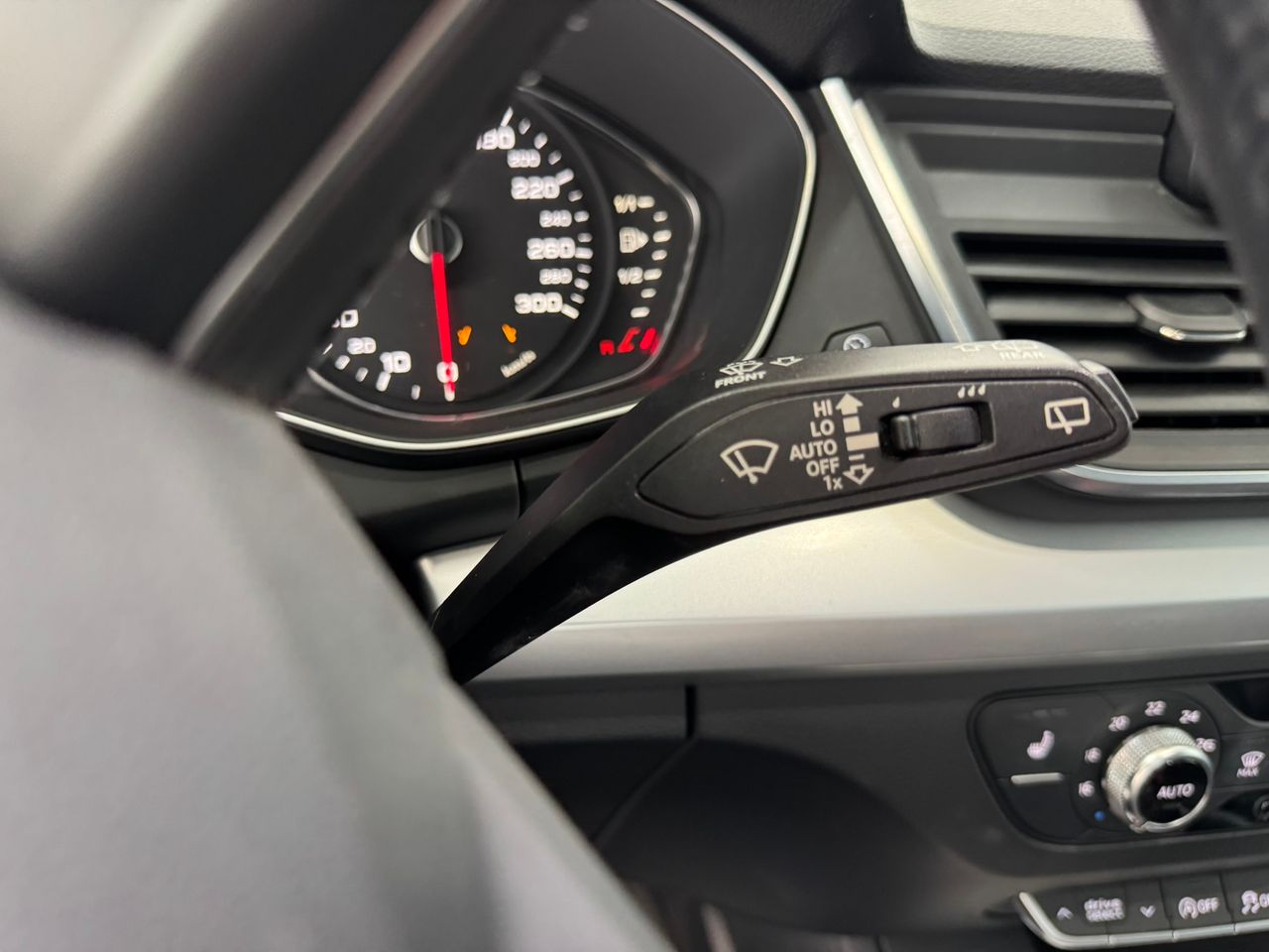 Audi Q5 2.0 TDI SPORT   - Foto 2