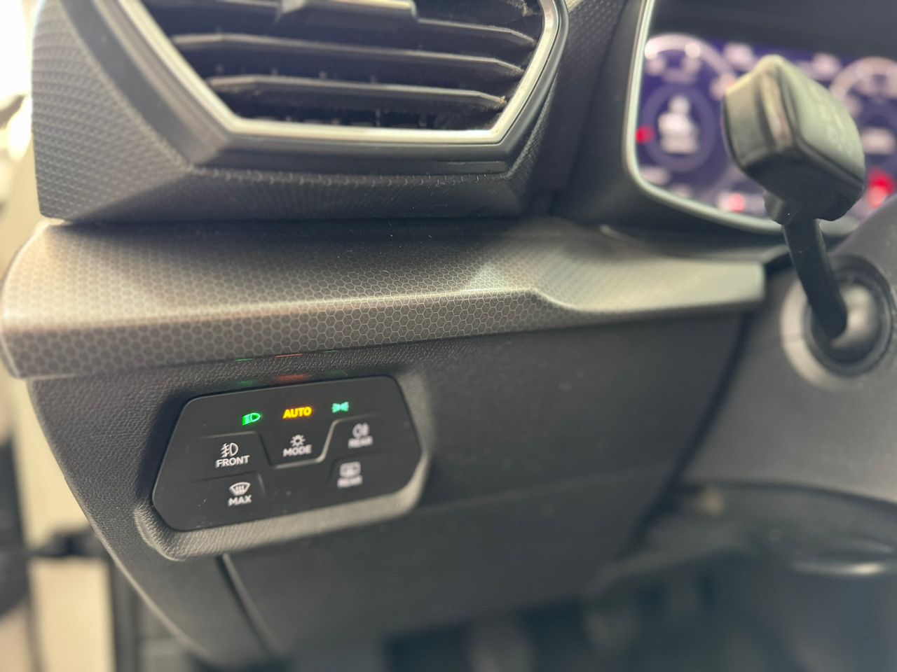 Seat Leon 2.0 TDI STYLE GO 2021  - Foto 2