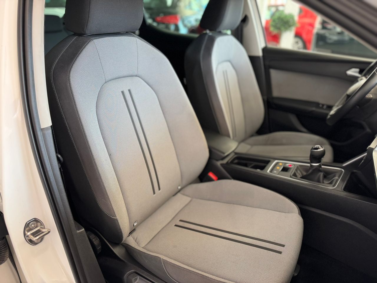 Seat Leon 2.0 TDI STYLE GO 2021  - Foto 2