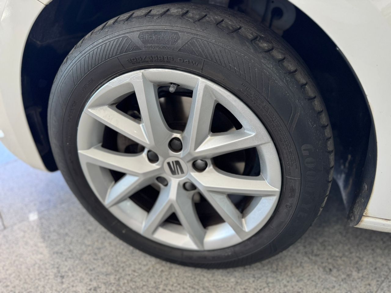 Seat Leon 2.0 TDI STYLE GO 2021  - Foto 2