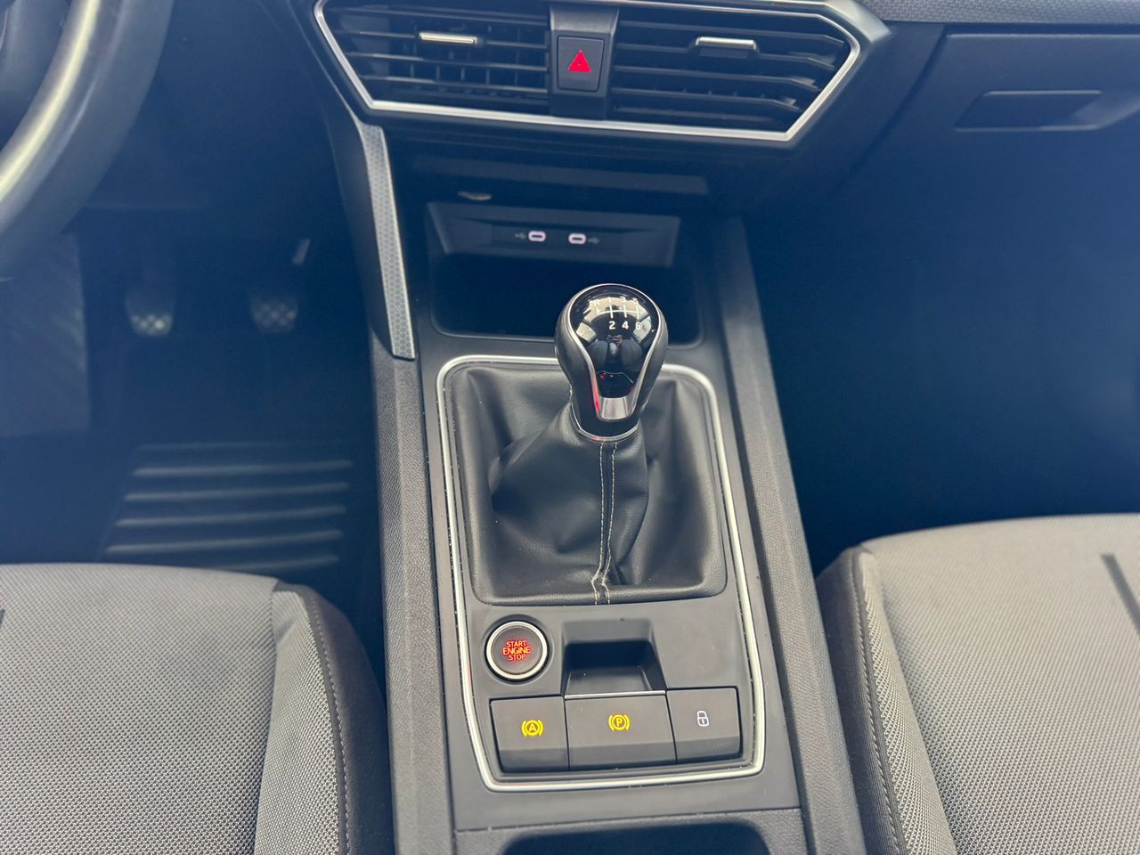 Seat Leon 2.0 TDI STYLE GO 2021  - Foto 2