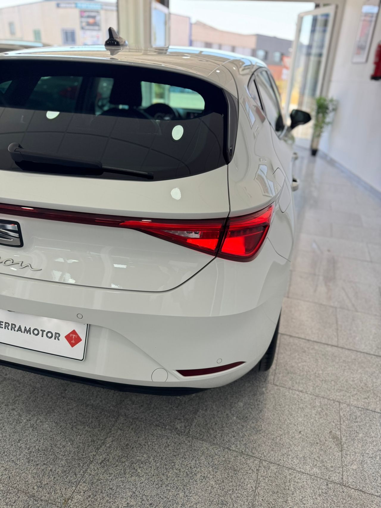 Seat Leon 2.0 TDI STYLE GO 2021  - Foto 2