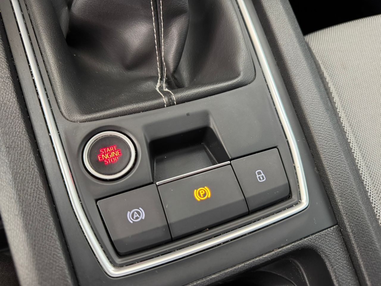 Seat Leon 2.0 TDI STYLE GO 2021  - Foto 2