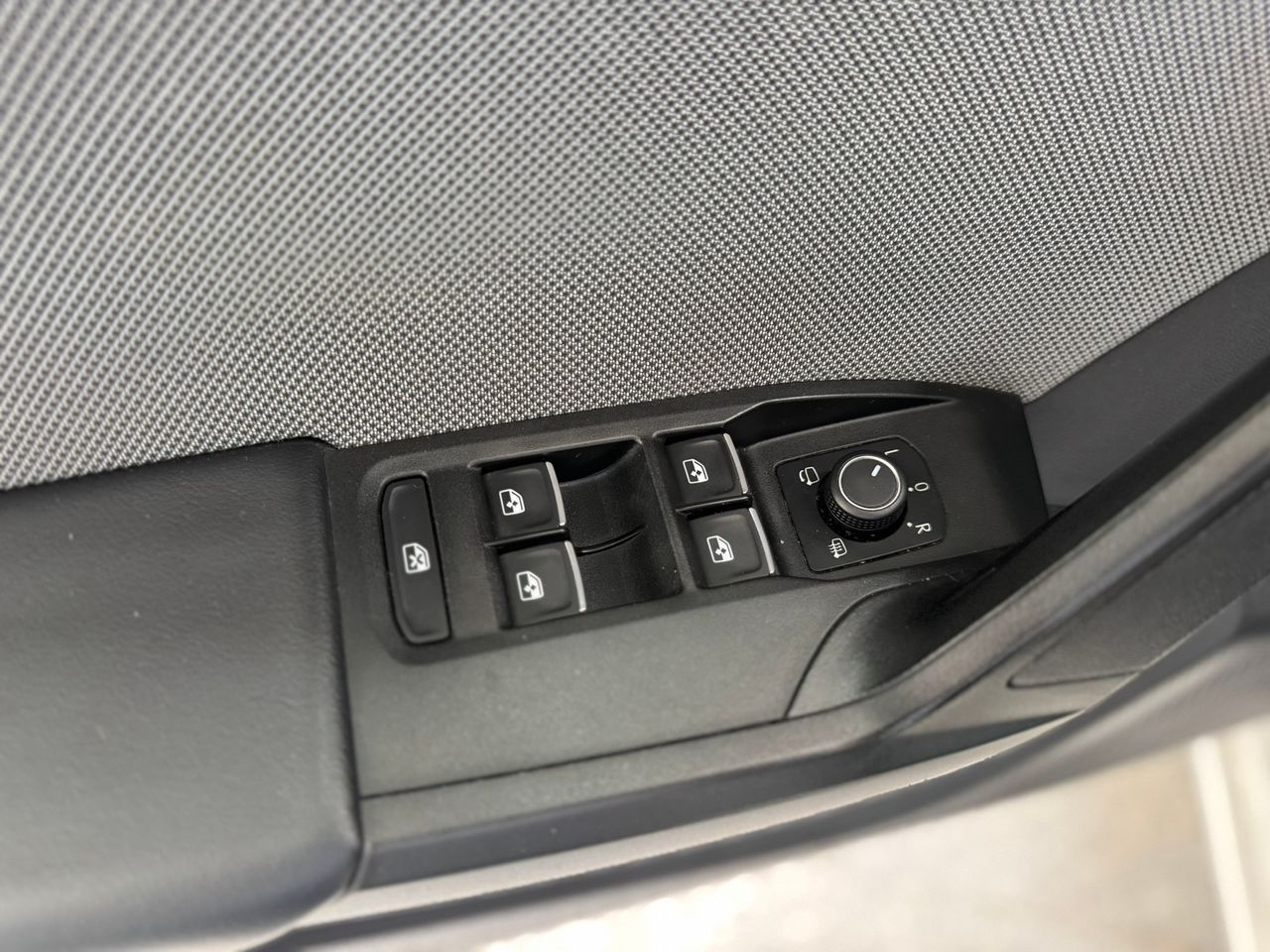 Seat Leon 2.0 TDI STYLE GO 2021  - Foto 2