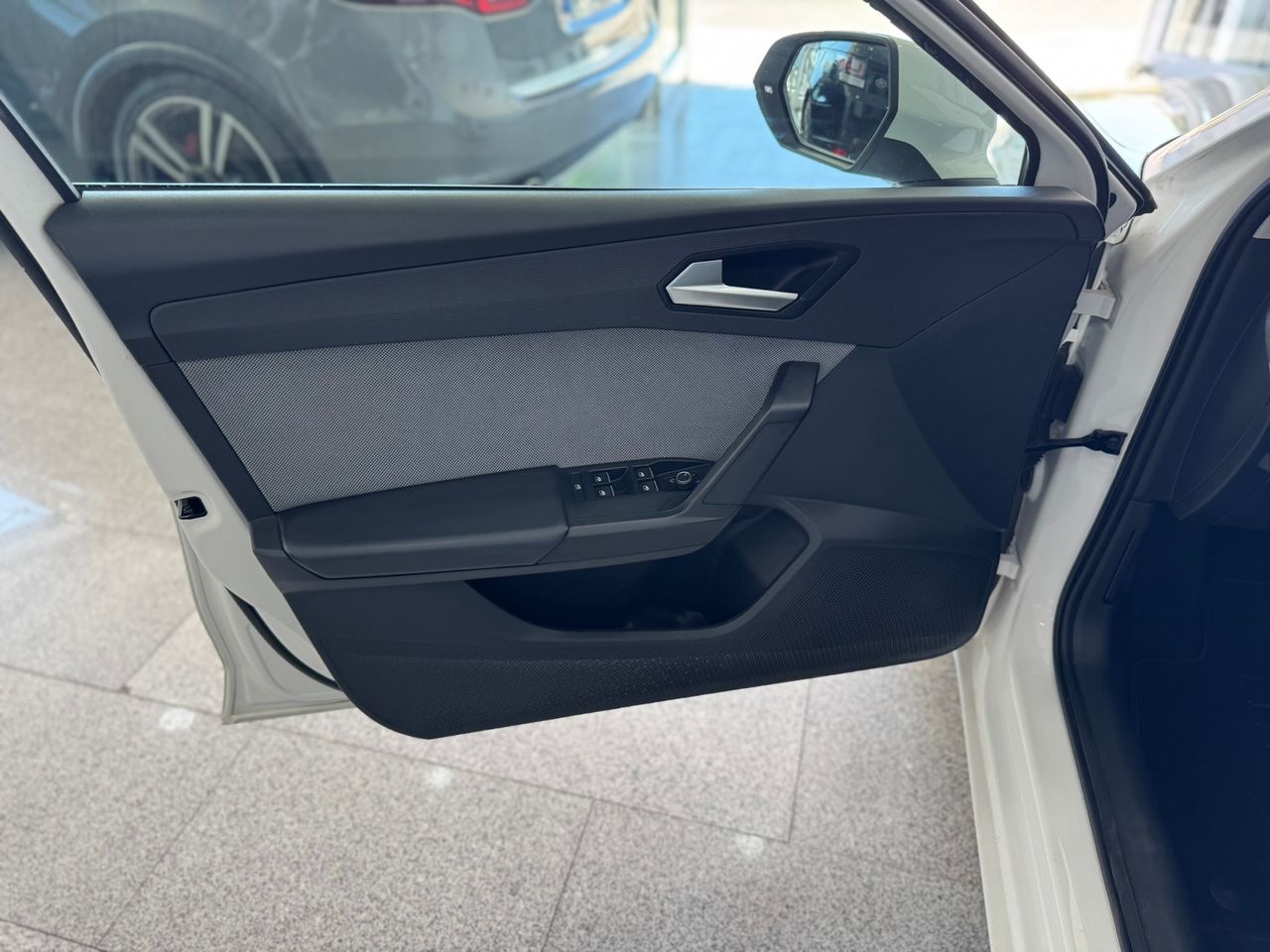 Seat Leon 2.0 TDI STYLE GO 2021  - Foto 2