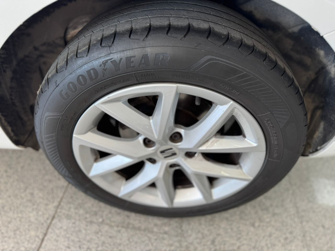 Seat Leon 2.0 TDI STYLE GO 2021  - Foto 2