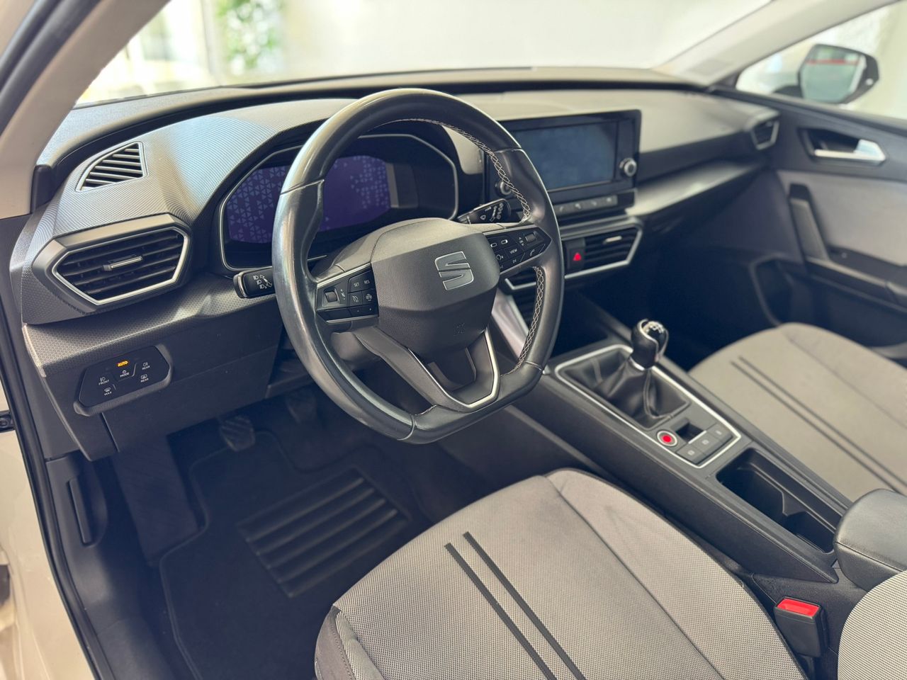 Seat Leon 2.0 TDI STYLE GO 2021  - Foto 2