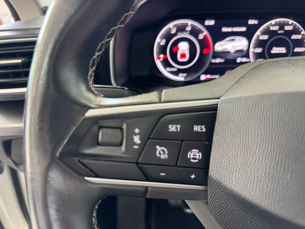 Seat Leon 2.0 TDI STYLE GO 2021  - Foto 2