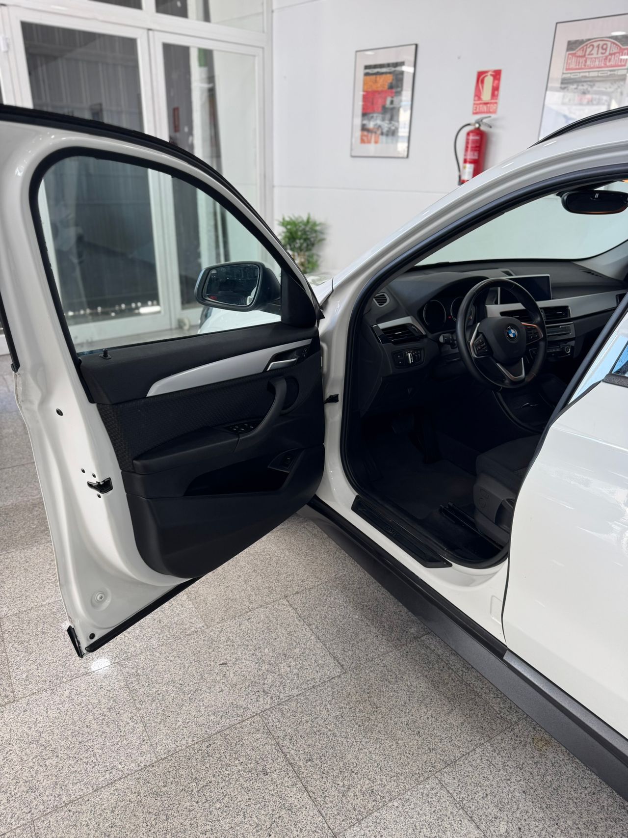 BMW X1 18D sDRIVE 150CV  AUTOMÁTICO ADVANTAGE RESTYLING  - Foto 2