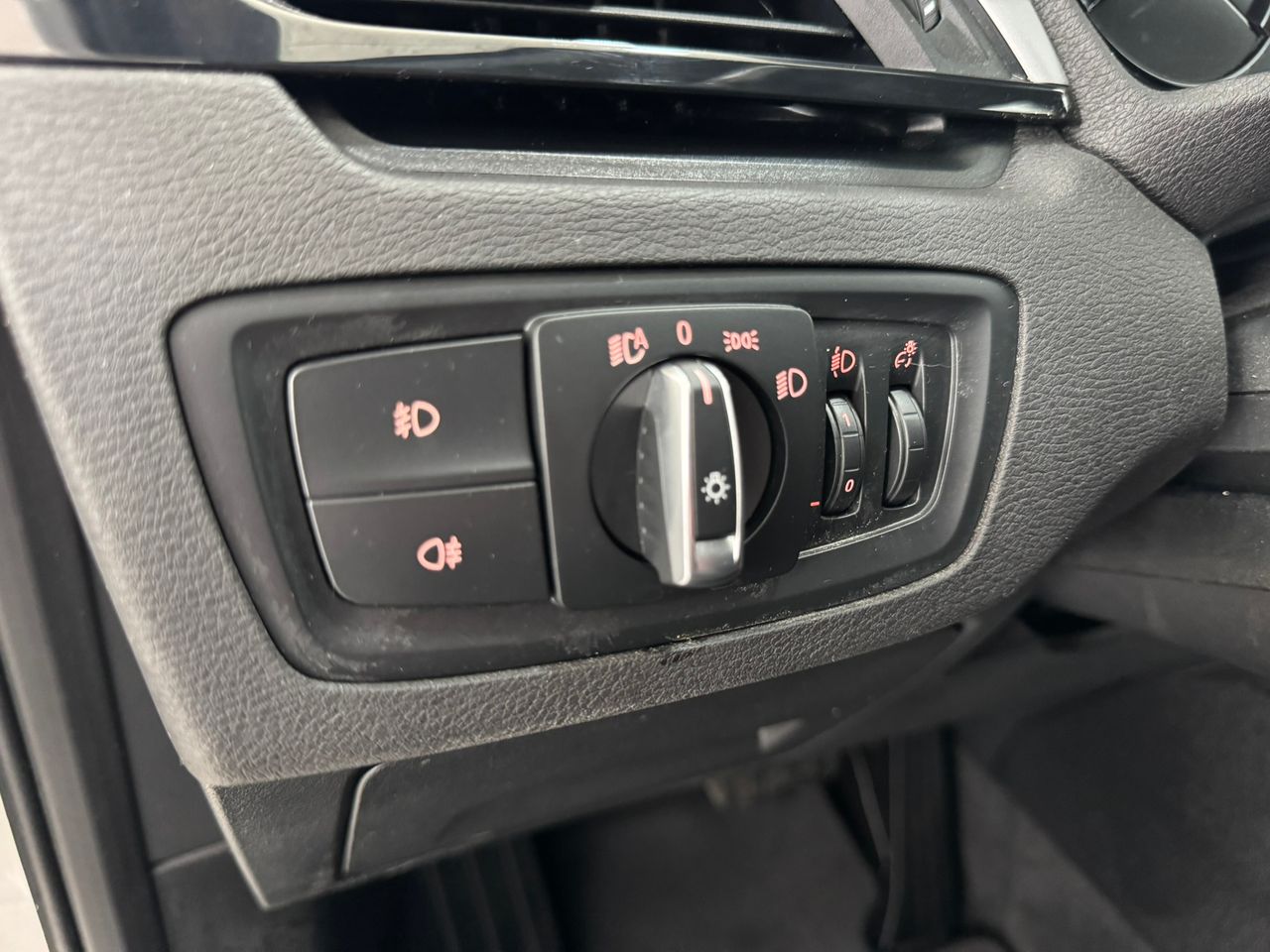 BMW X1 18D sDRIVE 150CV  AUTOMÁTICO ADVANTAGE RESTYLING  - Foto 2