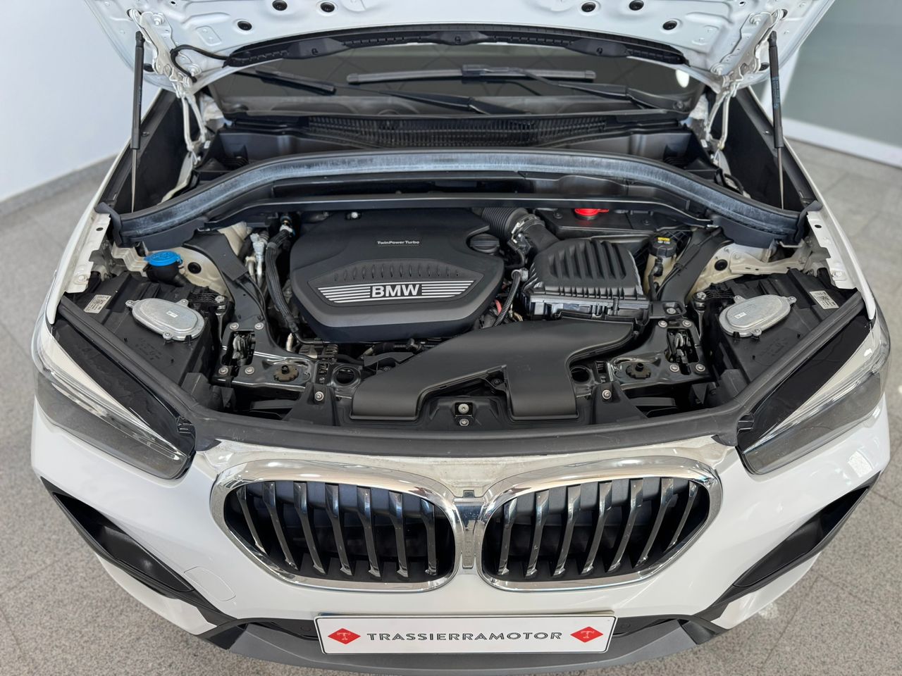 BMW X1 18D sDRIVE 150CV  AUTOMÁTICO ADVANTAGE RESTYLING  - Foto 2