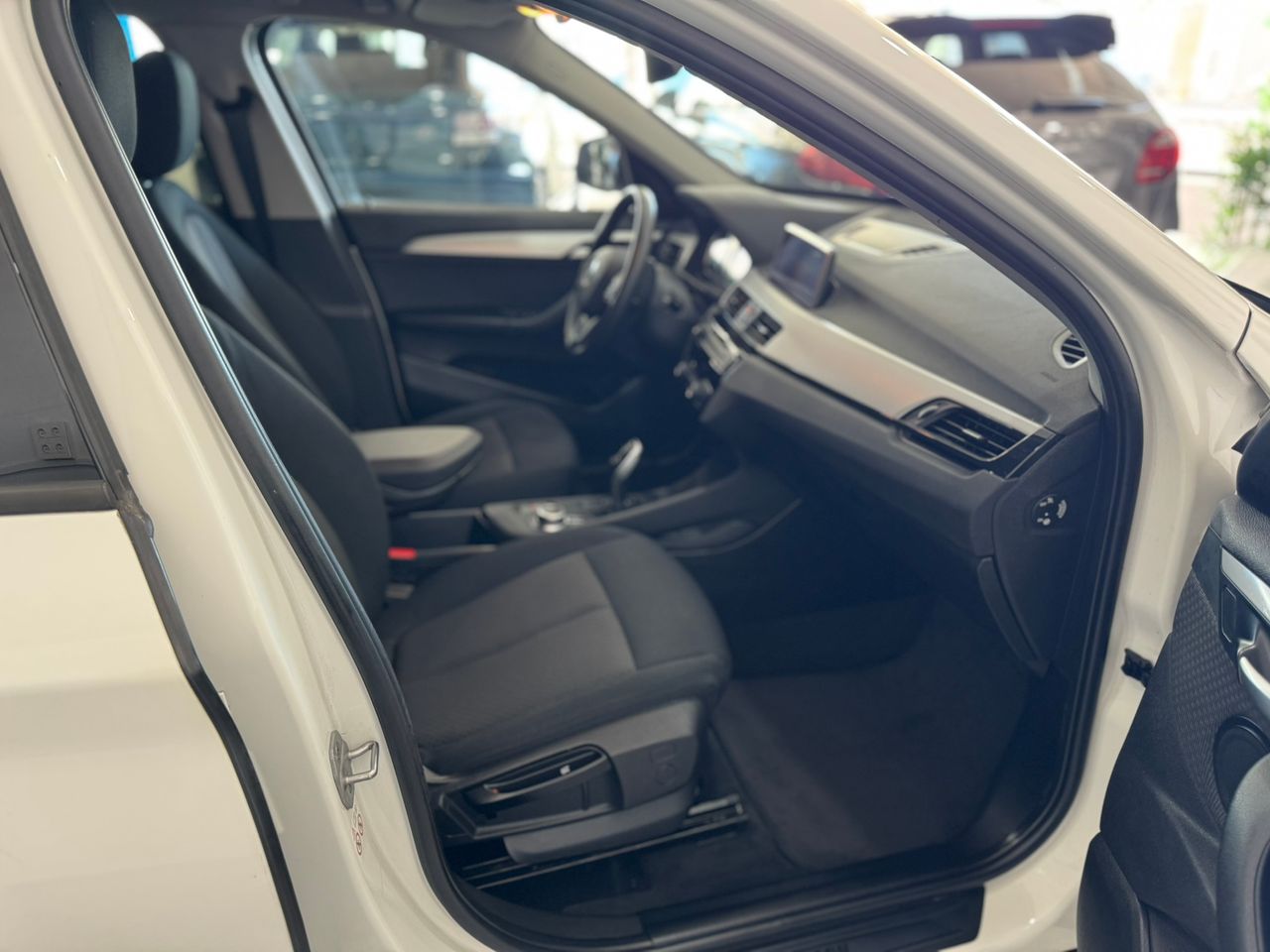 BMW X1 18D sDRIVE 150CV  AUTOMÁTICO ADVANTAGE RESTYLING  - Foto 2