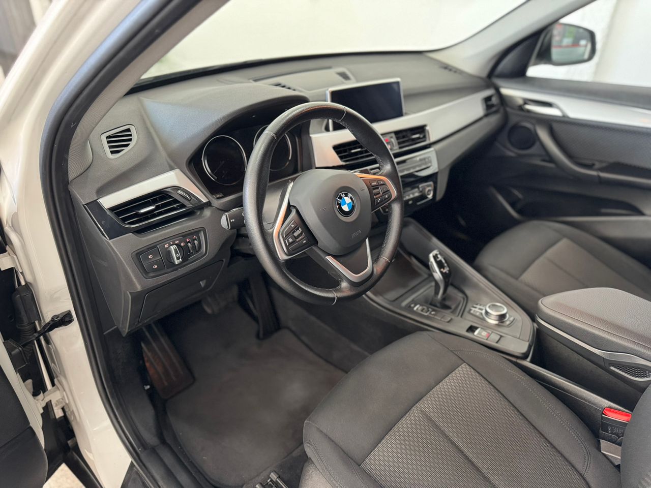 BMW X1 18D sDRIVE 150CV  AUTOMÁTICO ADVANTAGE RESTYLING  - Foto 2