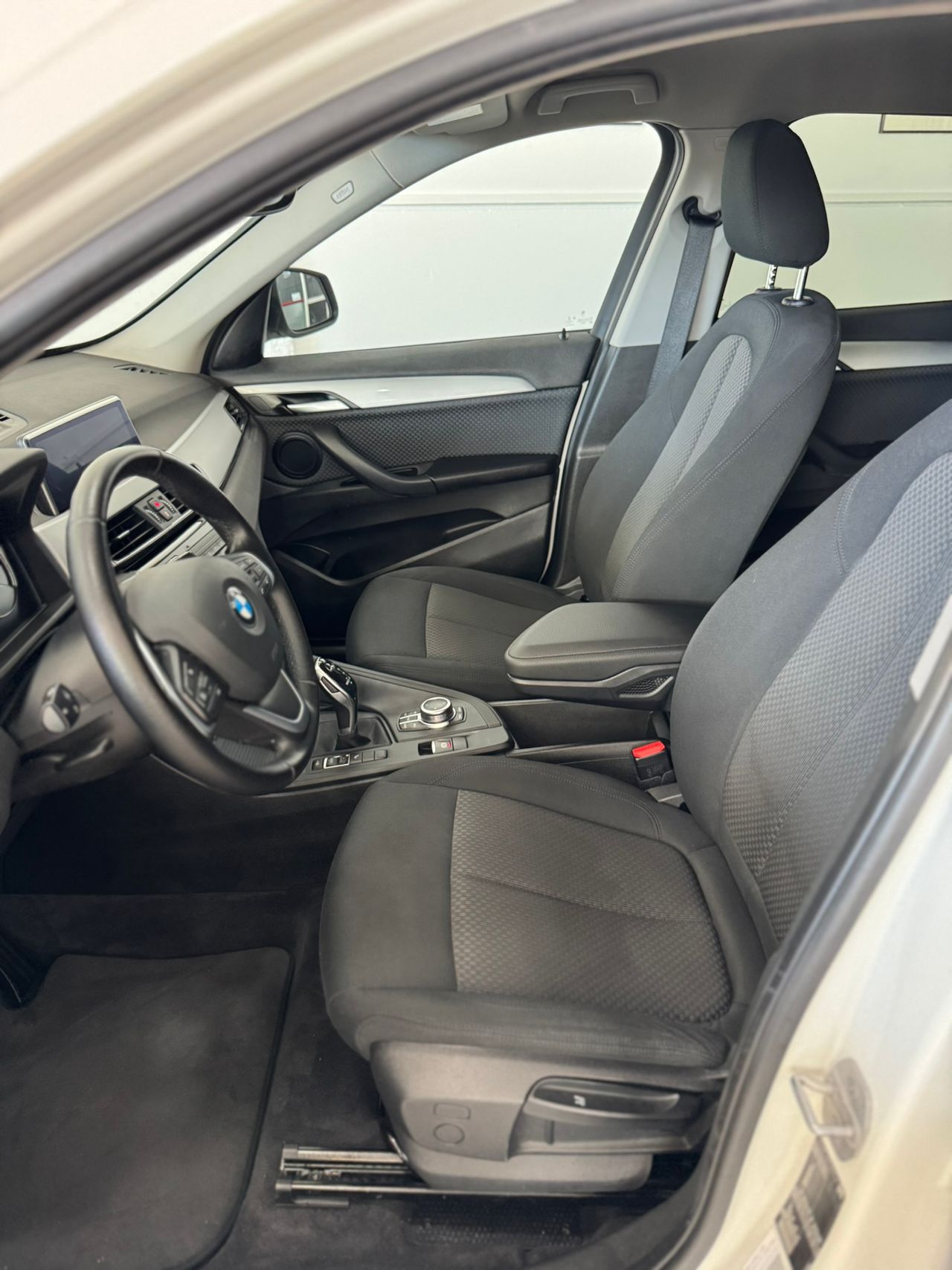 BMW X1 18D sDRIVE 150CV  AUTOMÁTICO ADVANTAGE RESTYLING  - Foto 2