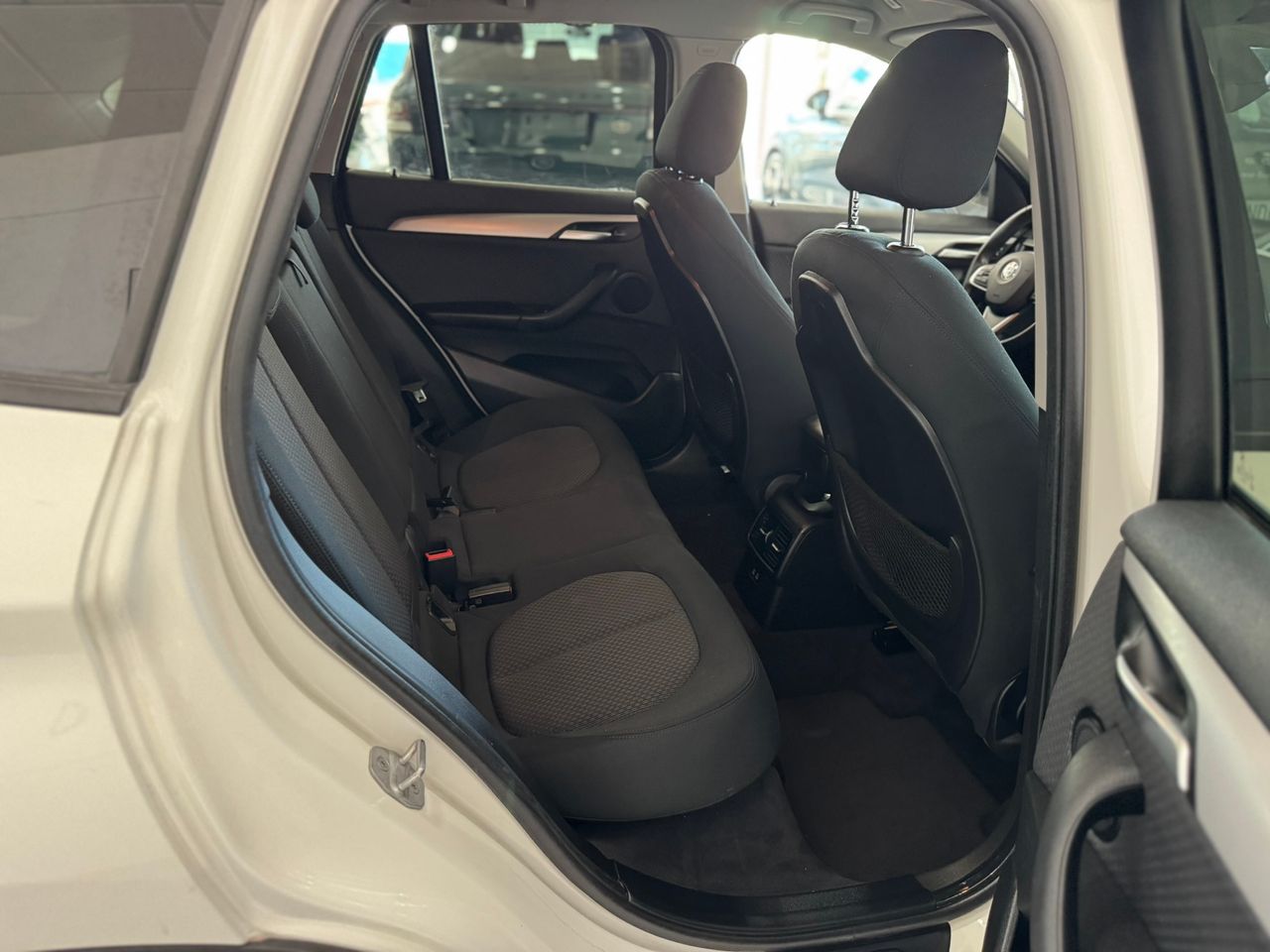 BMW X1 18D sDRIVE 150CV  AUTOMÁTICO ADVANTAGE RESTYLING  - Foto 2