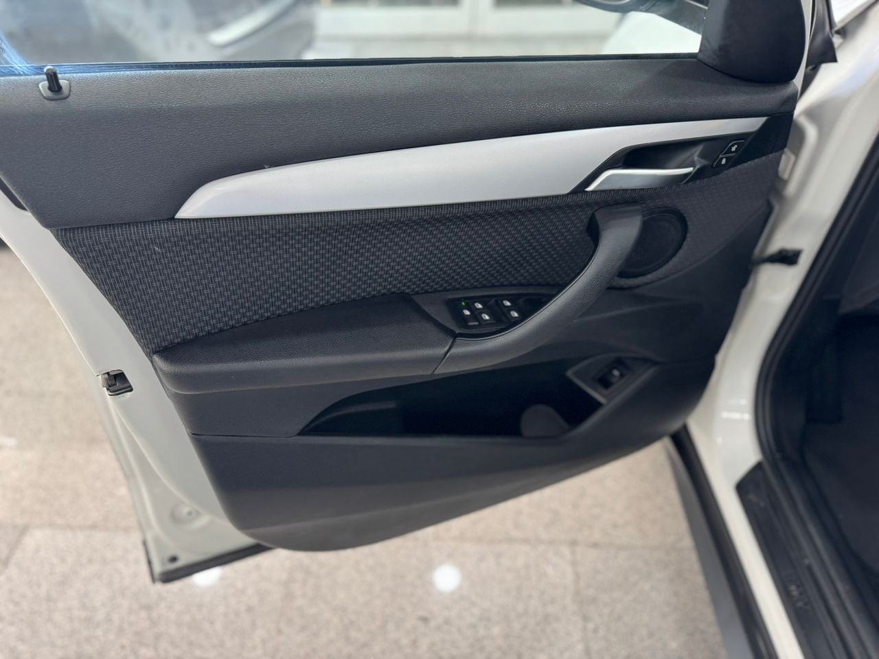 BMW X1 18D sDRIVE 150CV  AUTOMÁTICO ADVANTAGE RESTYLING  - Foto 2