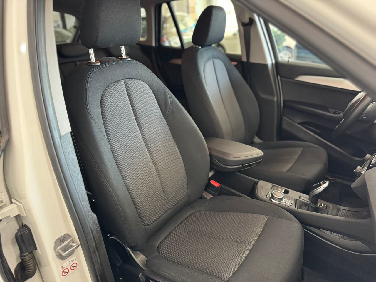 BMW X1 18D sDRIVE 150CV  AUTOMÁTICO ADVANTAGE RESTYLING  - Foto 2