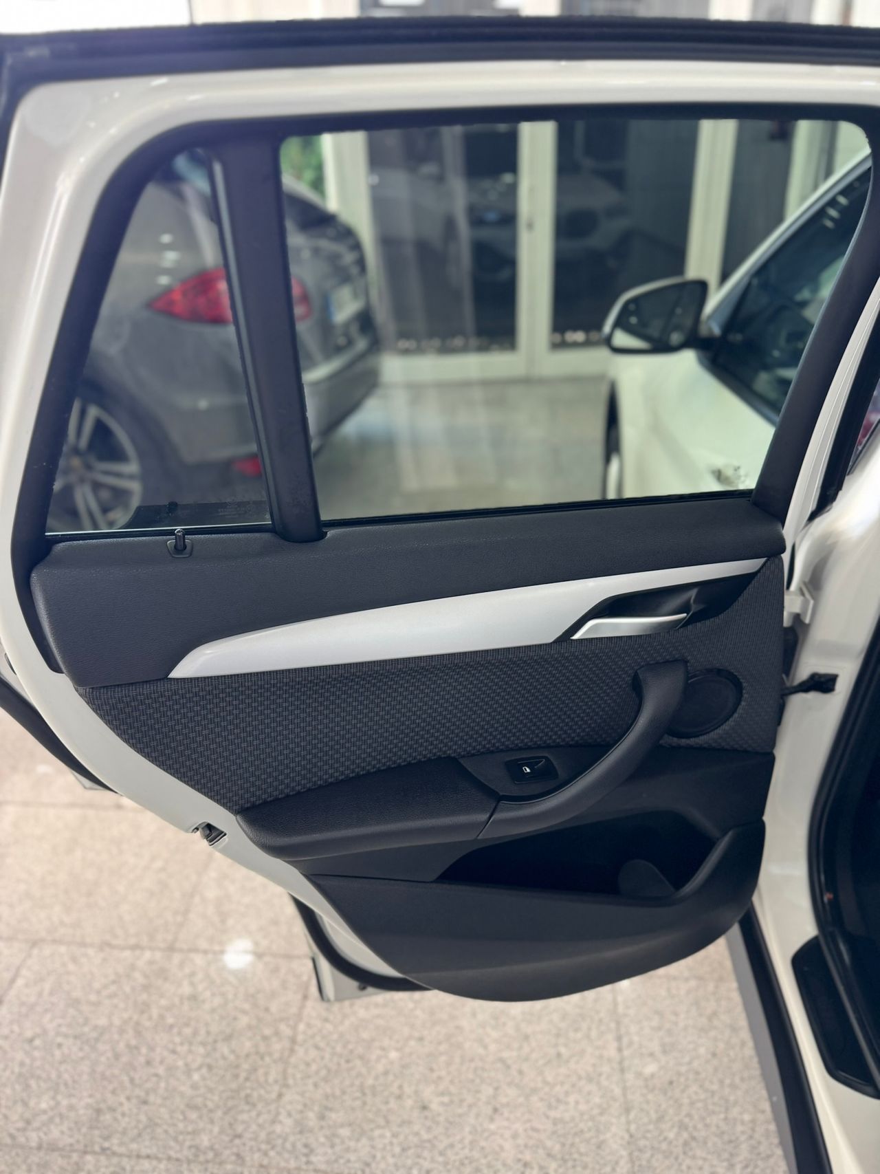 BMW X1 18D sDRIVE 150CV  AUTOMÁTICO ADVANTAGE RESTYLING  - Foto 2