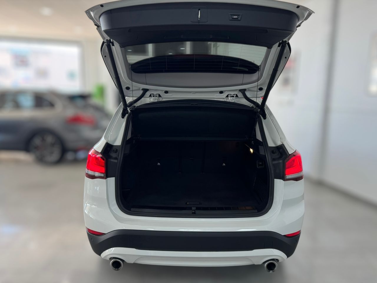 BMW X1 18D sDRIVE 150CV  AUTOMÁTICO ADVANTAGE RESTYLING  - Foto 2