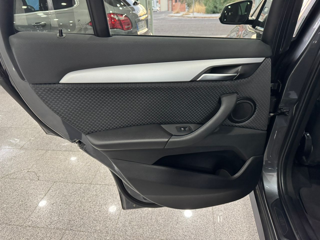 BMW X1 18D ADVANTAGE 150CV DIESEL  - Foto 2