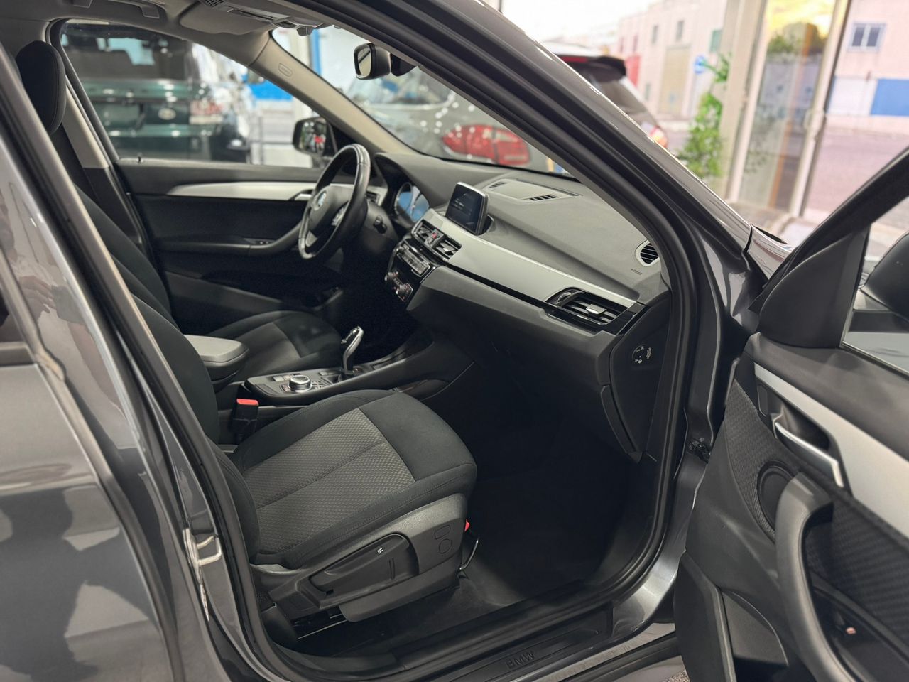 BMW X1 18D ADVANTAGE 150CV DIESEL  - Foto 2