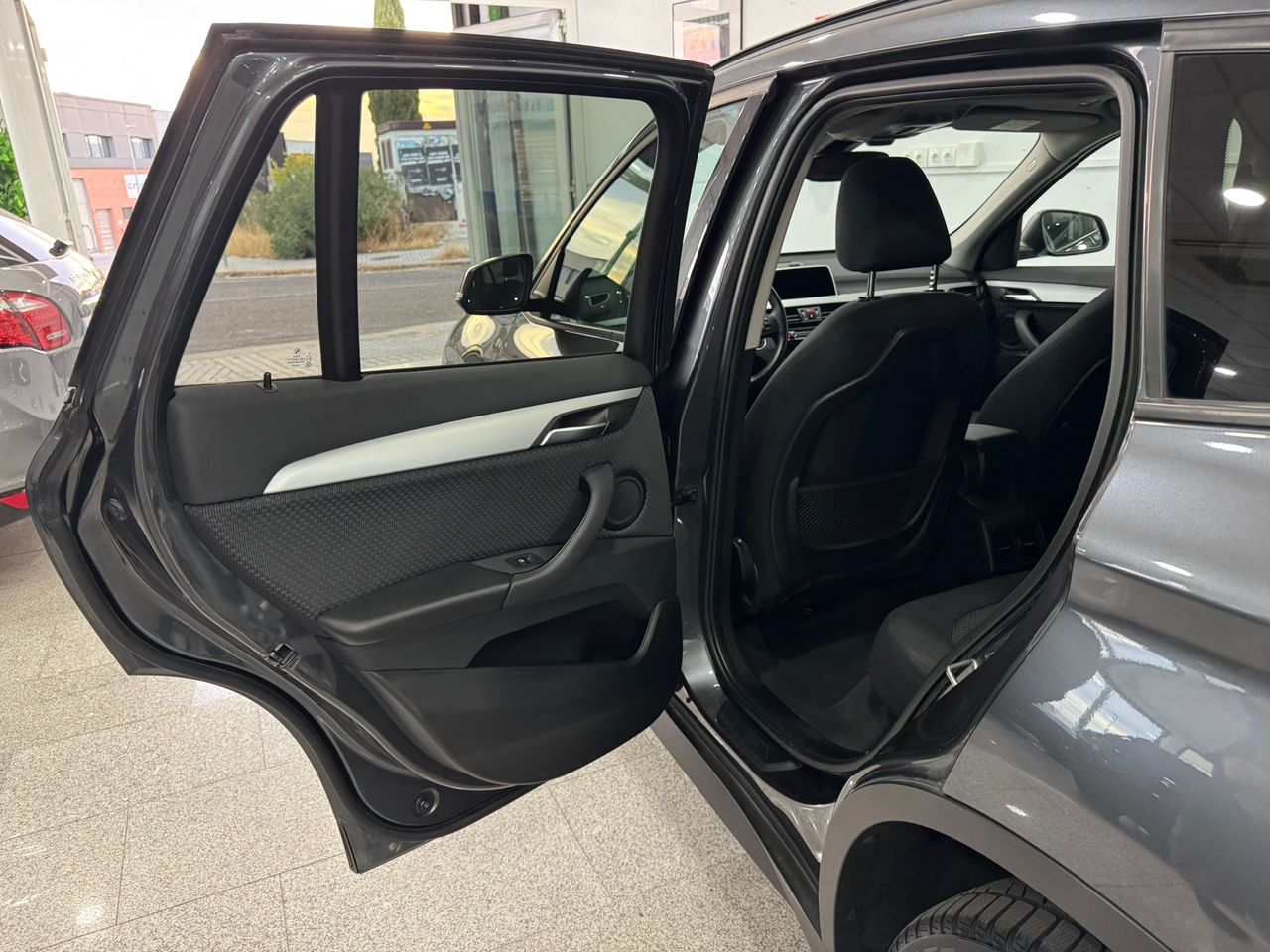 BMW X1 18D ADVANTAGE 150CV DIESEL  - Foto 2