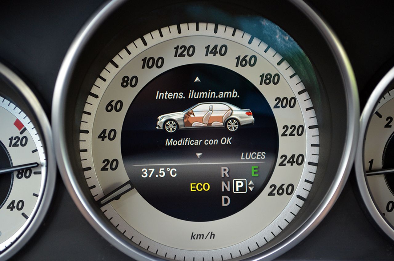 Mercedes Clase E 220 Cdi Avantgarde 7G-Tronic 170cv  - Foto 36