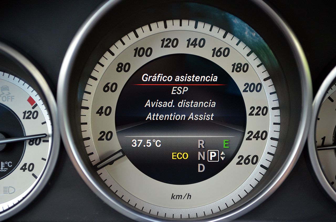 Mercedes Clase E 220 Cdi Avantgarde 7G-Tronic 170cv  - Foto 28