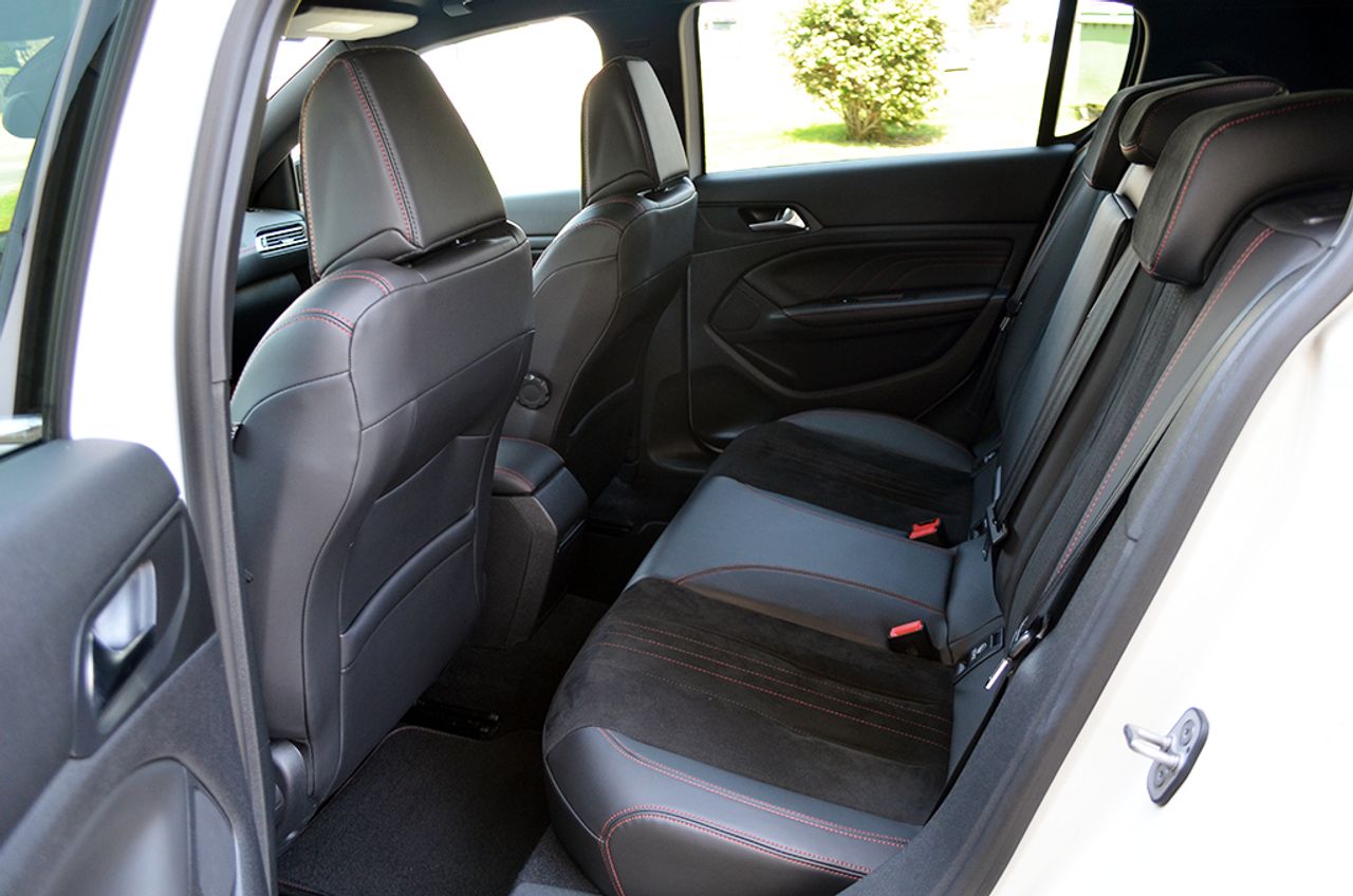 Peugeot 308 2.0 BlueHDI 180cv EAT8 GT  - Foto 9