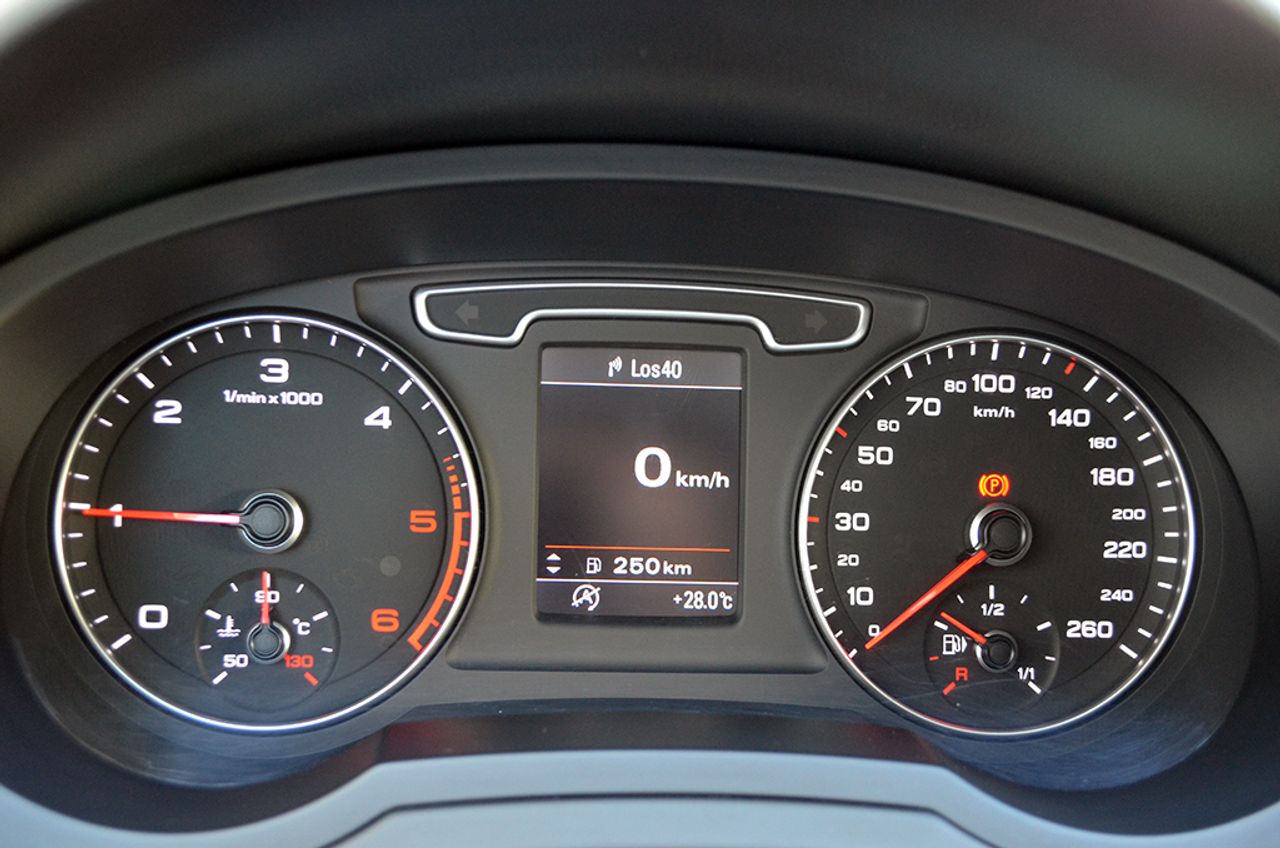 Audi Q3 2.0 Tdi 140cv Ambition  - Foto 24