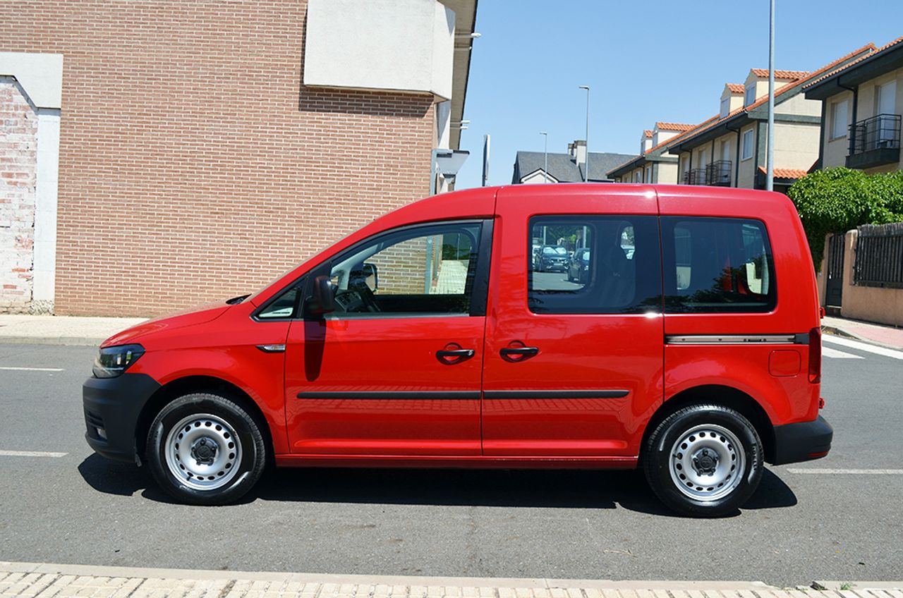 Volkswagen Caddy 2.0 Tdi 102cv 5 plazas - Foto 31