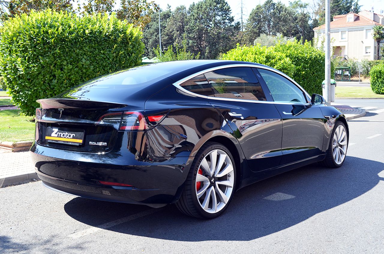 Tesla Model 3 Performance AWD  - Foto 4