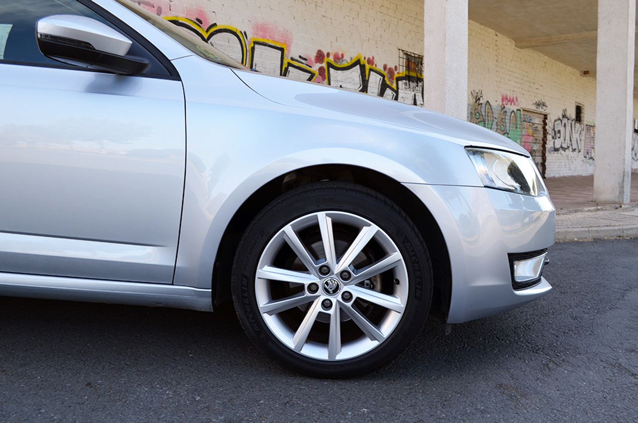 Skoda Octavia 1.6 Tdi 105cv Ambition - Foto 41