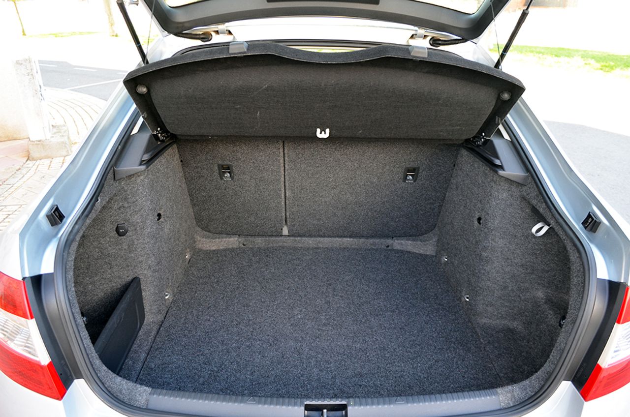 Skoda Octavia 1.6 Tdi 105cv Ambition - Foto 10